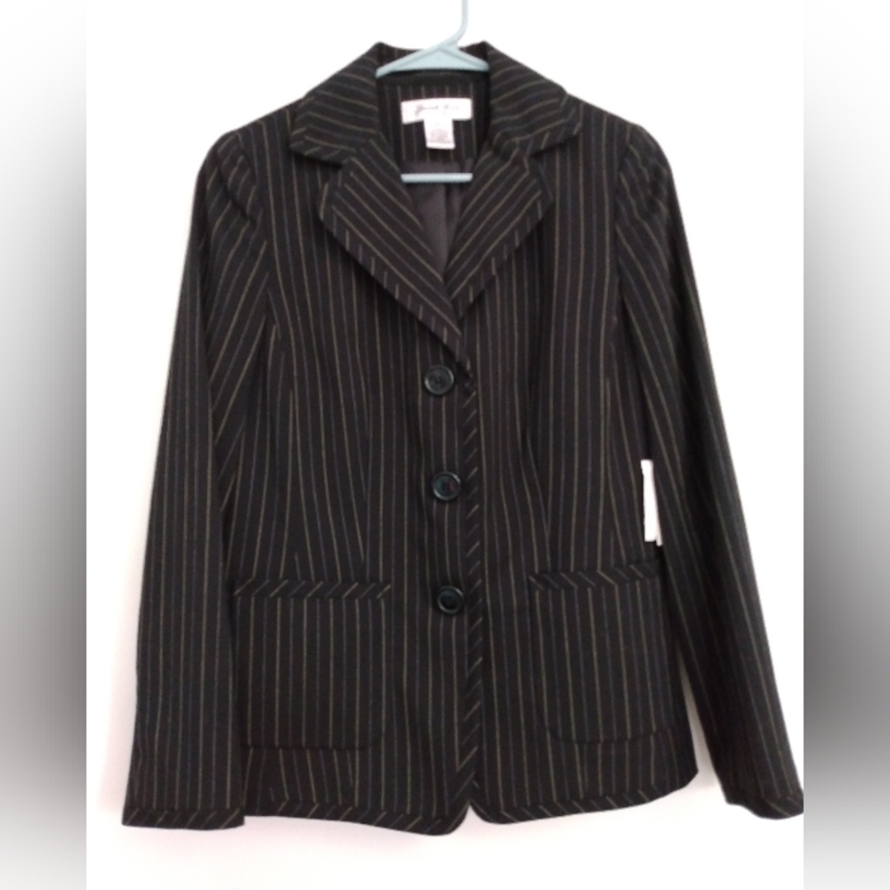 Judith Hart black pinstripe blazer. Size 8P. Nwt